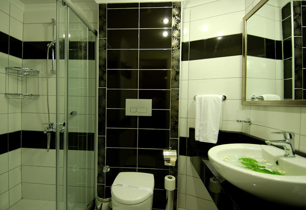 Badezimmer Hatipoglu Beach Hotel