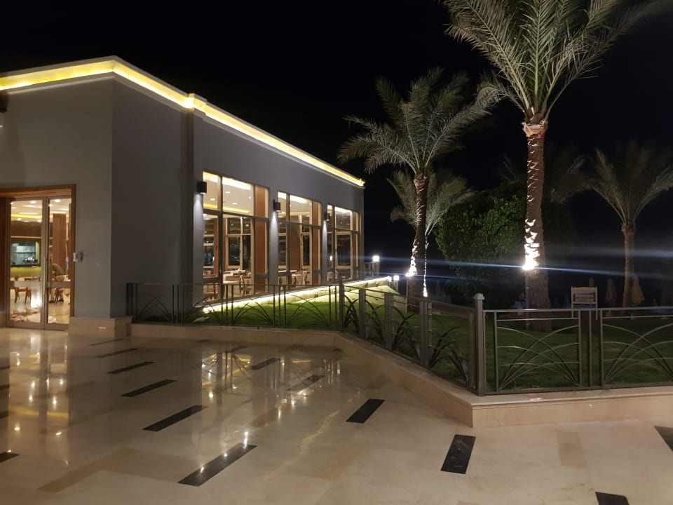 Gastro Serenity Alpha Beach