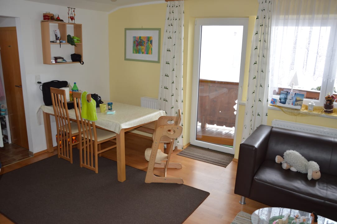 Wohn-, Essraum mit großem Balkon Baby- & Kinder Biobauernhof Rieserhof