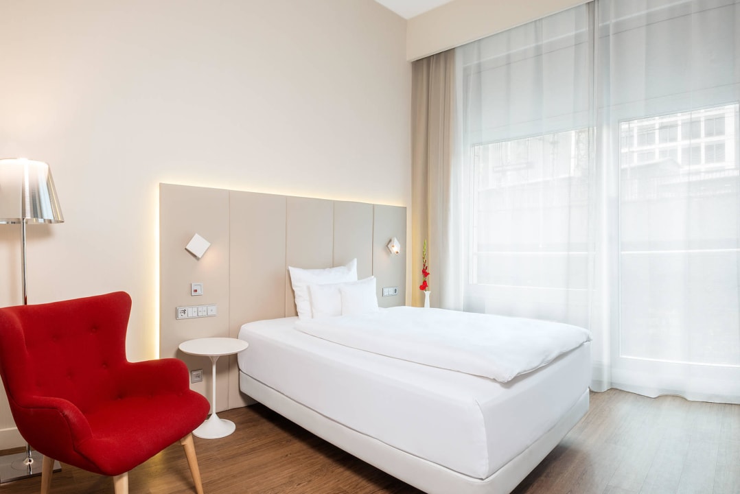 Superior Single Room New Style NH Collection Berlin Mitte Friedrichstrasse