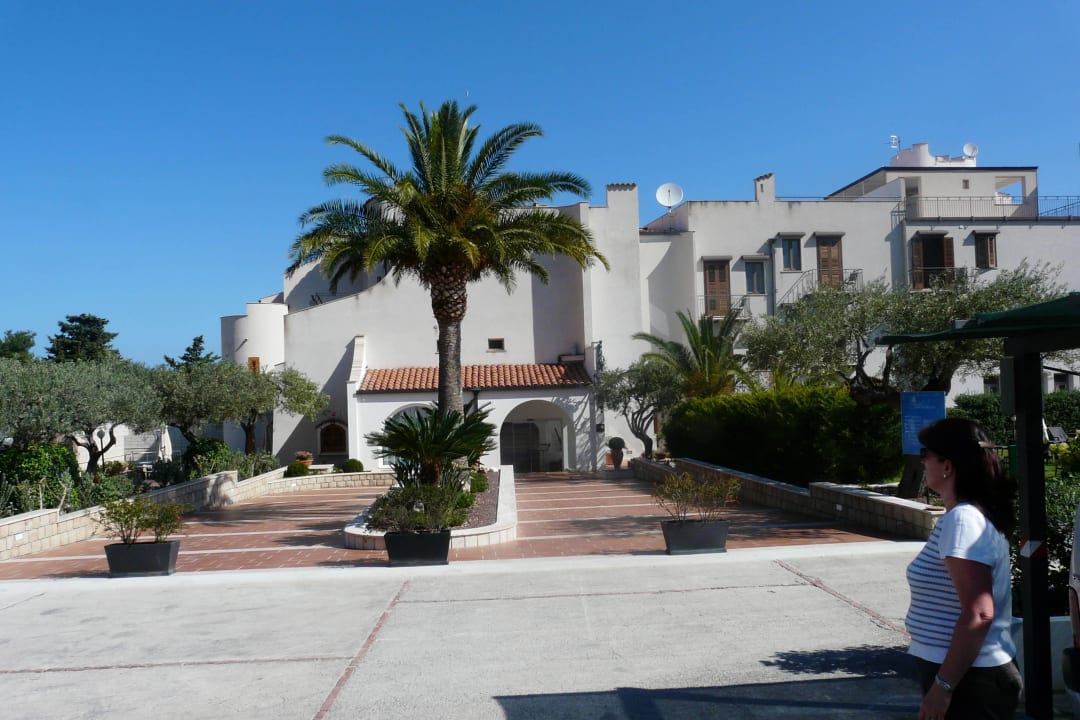 Eingangsbereich Hotel Baia del Capitano