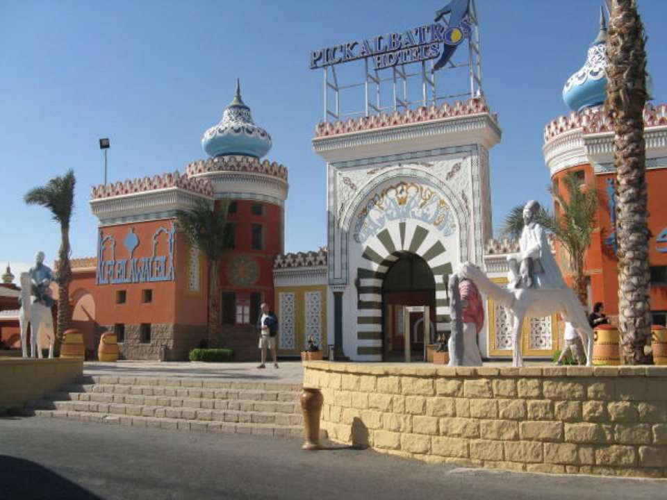 Eingangsansicht Pickalbatros Alf Leila Wa Leila Resort - Neverland Hurghada