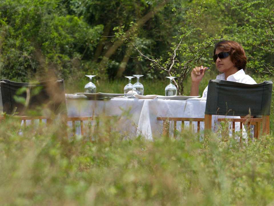 Dining in Open air Mahoora Tented Safari Camp - Wilpattu