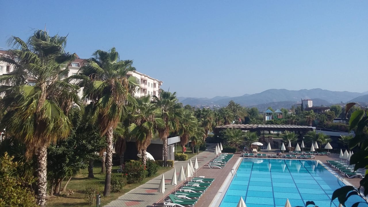 Einer der Pools Hotel Royal Garden Beach