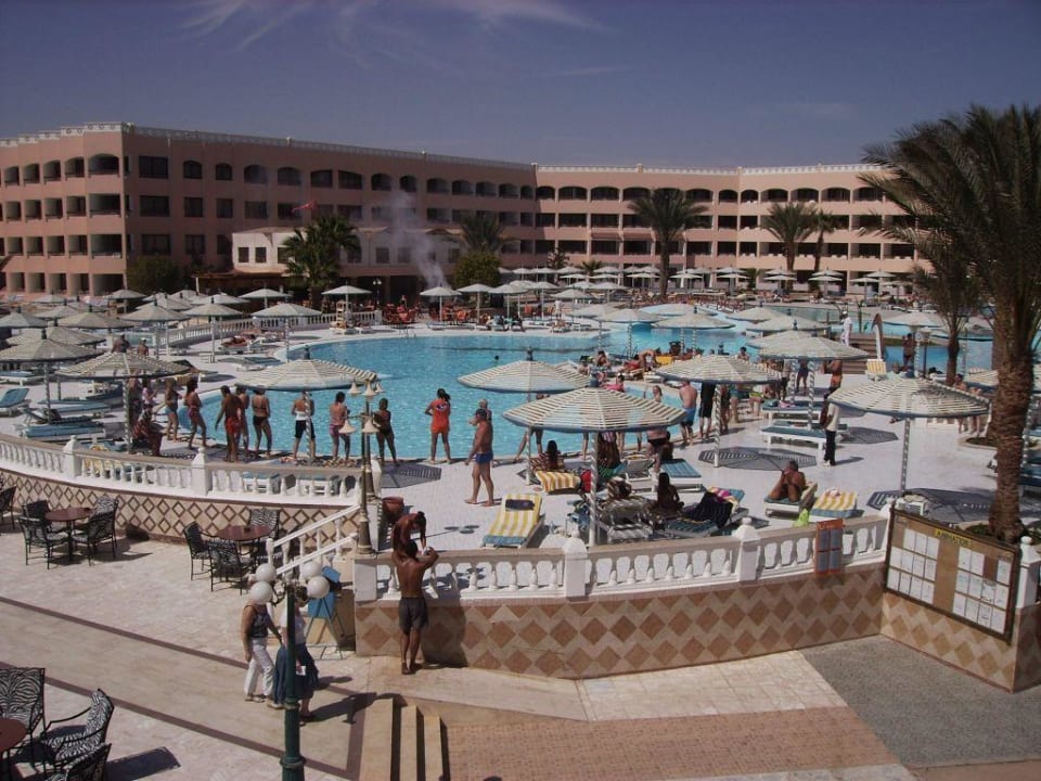 Poolanlage Beach Albatros Resort