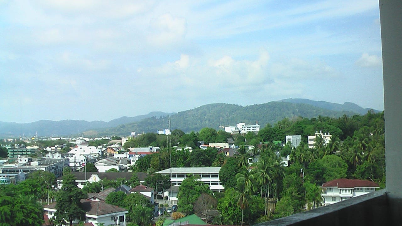 Vom Doppelzimmer aus gesehen Hotel Phuket Merlin