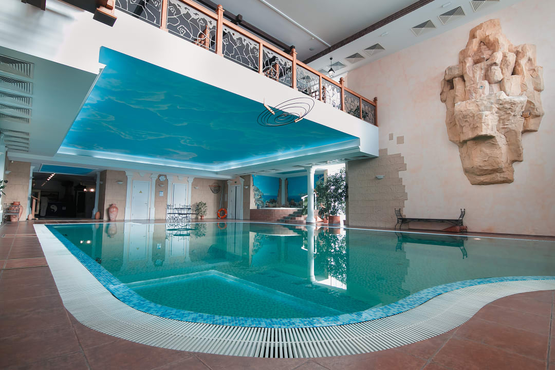 Pool Tsunami Spa Hotel