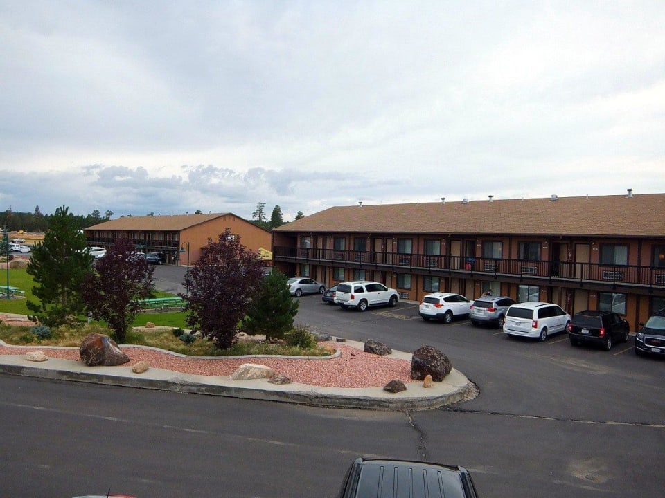 Hotel besteht aus mehreren Gebäuden Hotel Bryce View Lodge