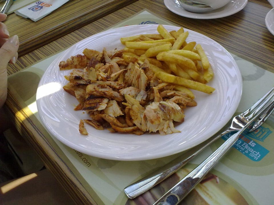 Mittagessen am Strand Sunis Evren Beach Resort Hotel & Spa