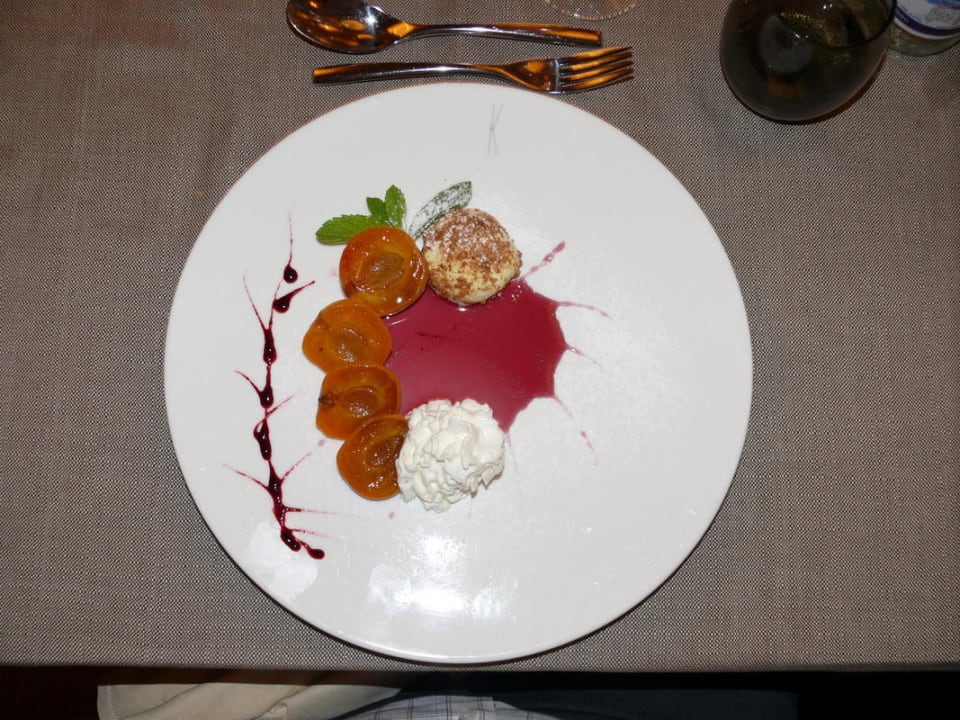 Eis mit Aprikosen Hotel Kristal Palace - TonelliHotels