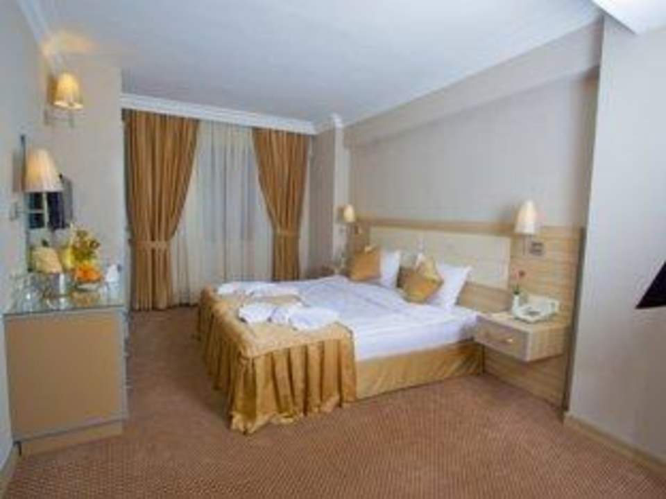Double Room Hotel Grand Emin