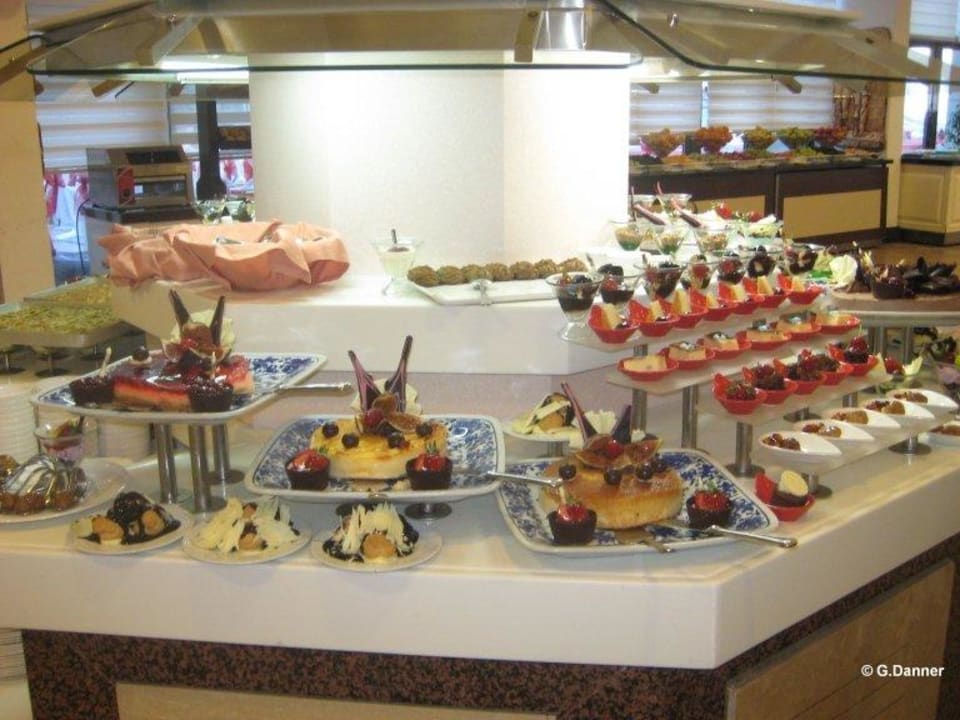 Dessert Sunrise Queen Luxury Hotel