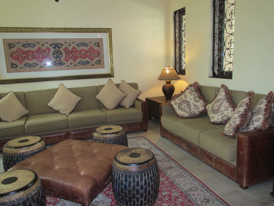 Lobby, hier ist jeden Abend Happy Hour, von 18-19  Jumeirah Dar Al Masyaf