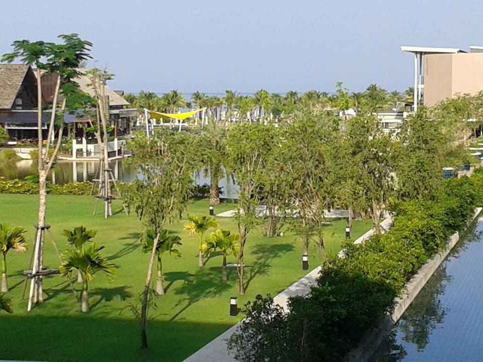 Blick vom Balkon The Sands Khao Lak by Katathani