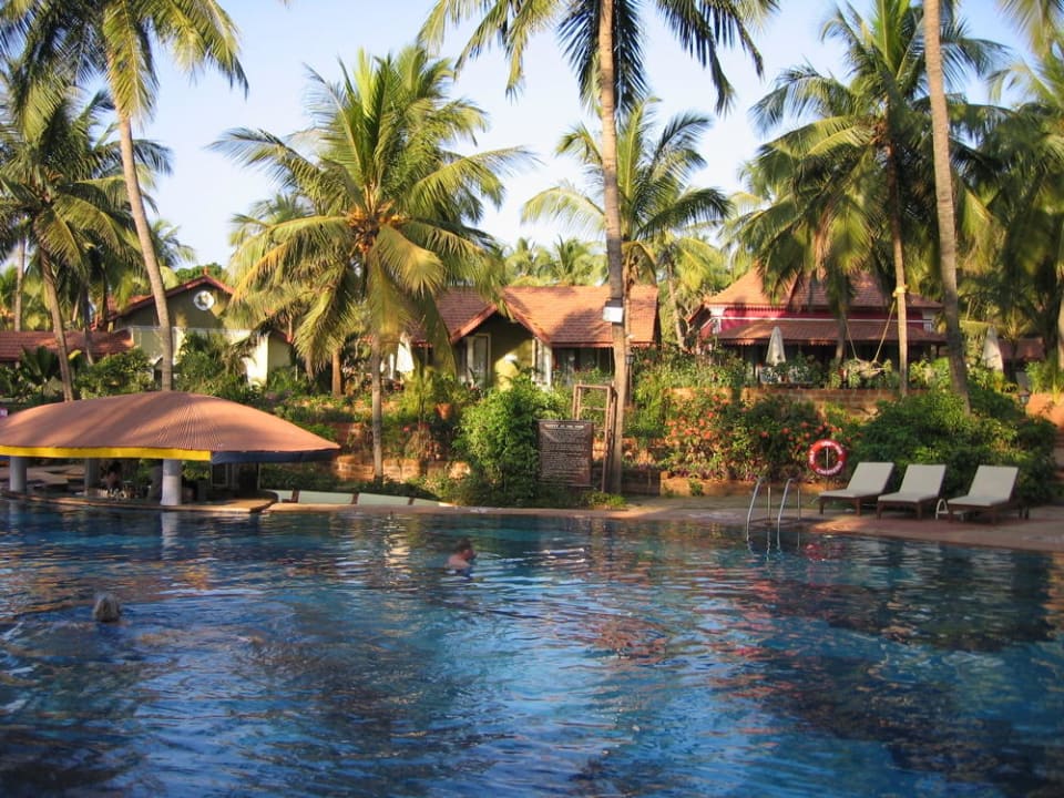Pool unter Palmen Hotel Taj Holiday Village