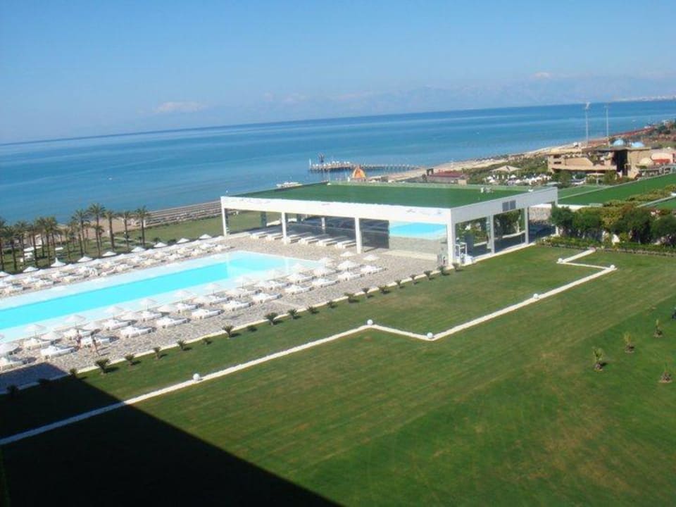 Auf die Poolanlage Adam & Eve - Adults only