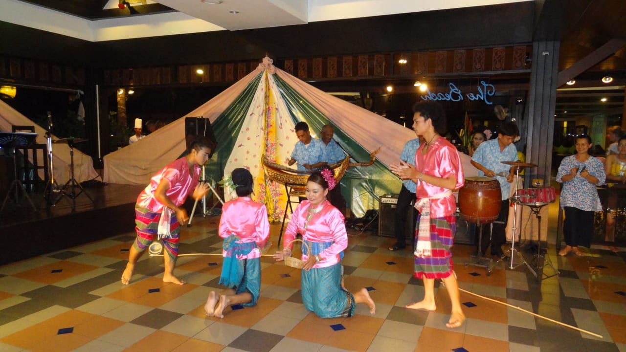 Rozrywka show Best Western Premier Bangtao Beach Resort & Spa