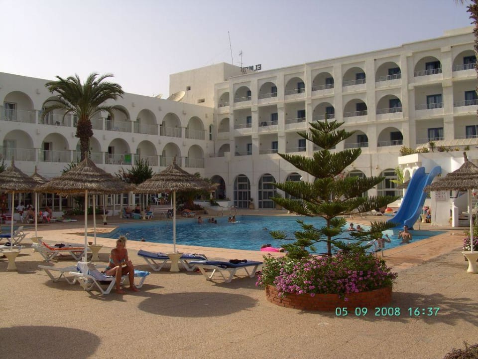 alter Pool mit Rutsche El Mehdi Beach Resort