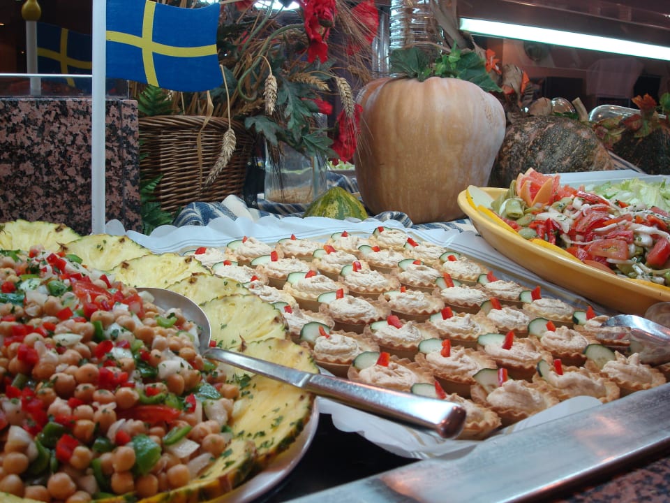 HSM Maria Luisa - Buffet of the Suede Party Tacande Portals