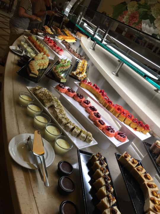 Nachspeise Arum Barut Collection