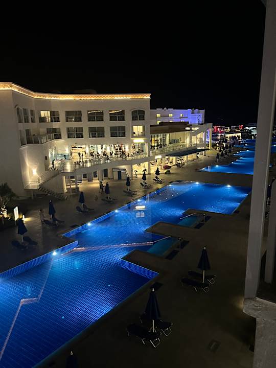 Pool Pickalbatros Blu Spa Resort
