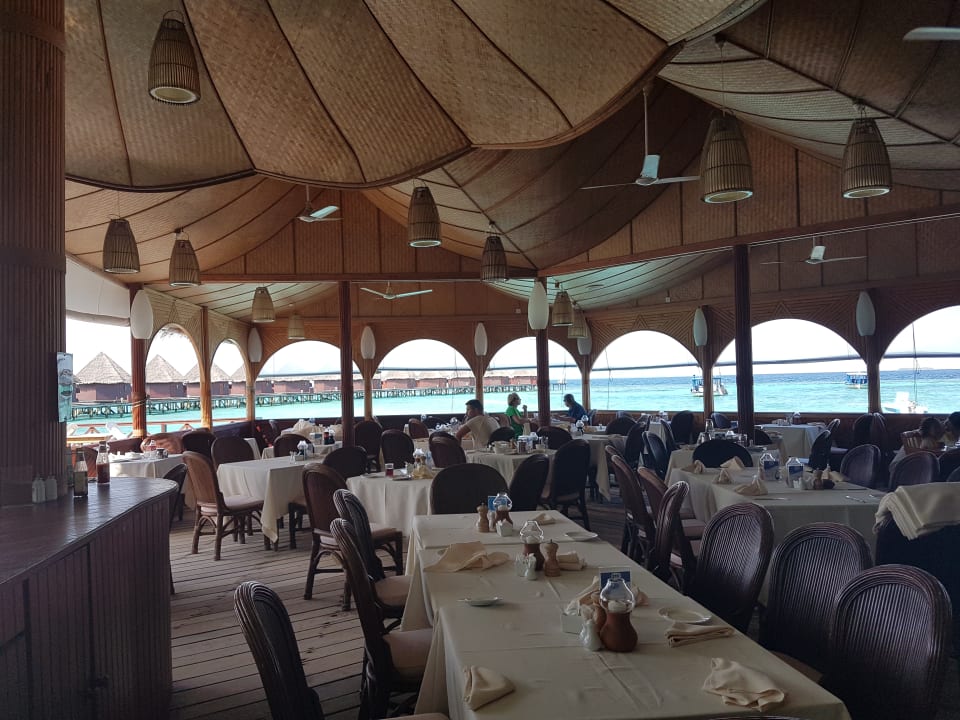 Restaurant Thulhagiri Island Resort