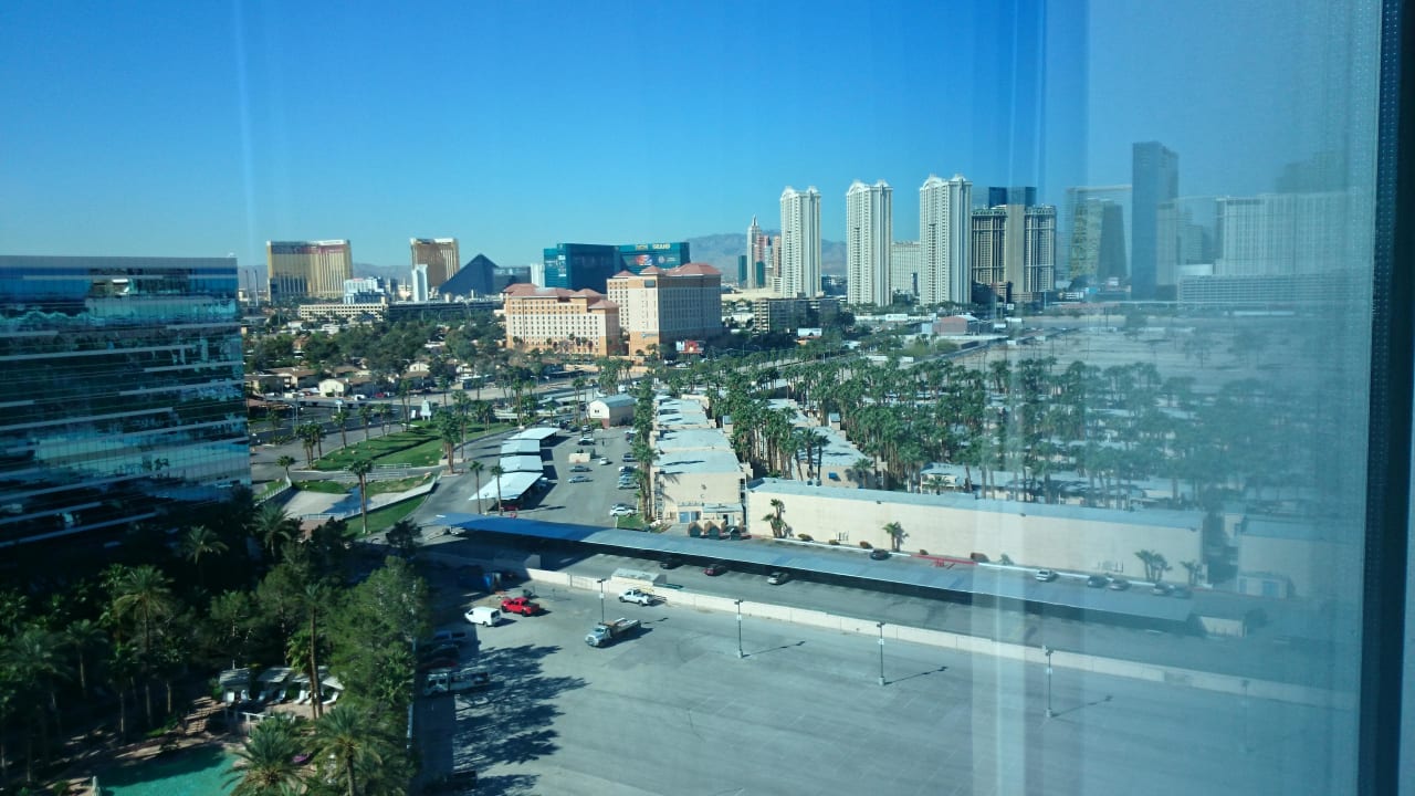 Blick Auf Strip Virgin Hotels Las Vegas, Curio Collection by Hilton