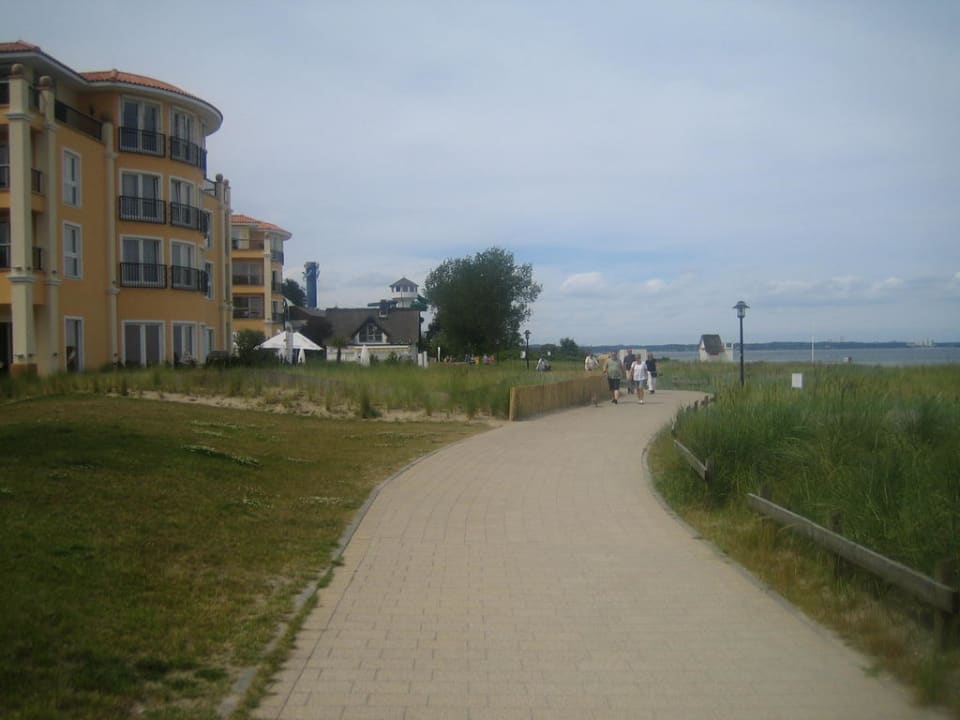 Weg zwischen Hotel und Strand Hotel Gran Belveder