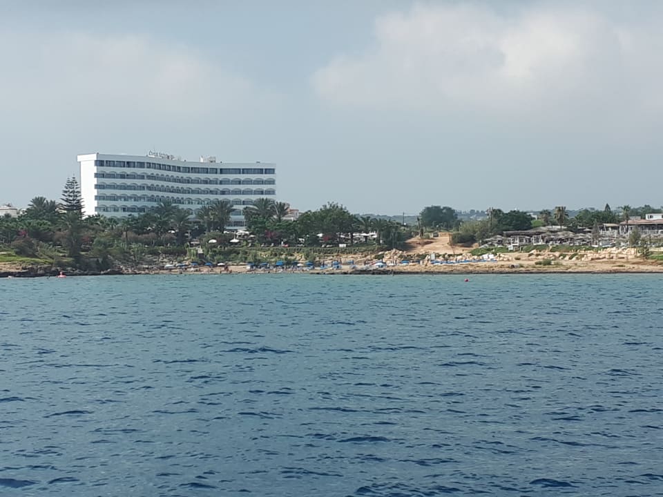 Außenansicht Crystal Springs Beach Hotel