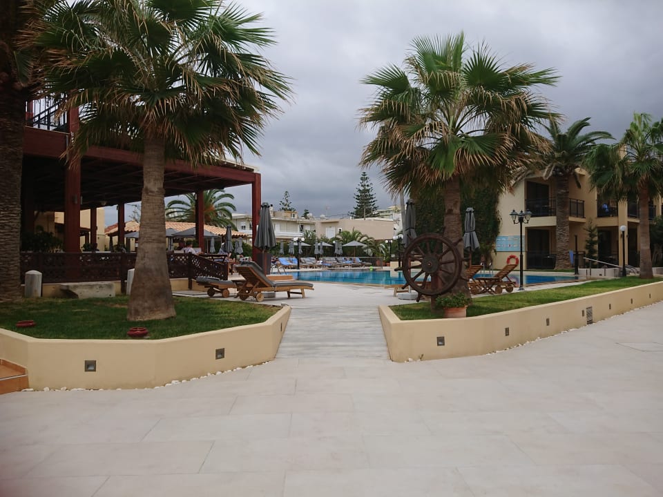 Garten Hotel Atlantis Beach