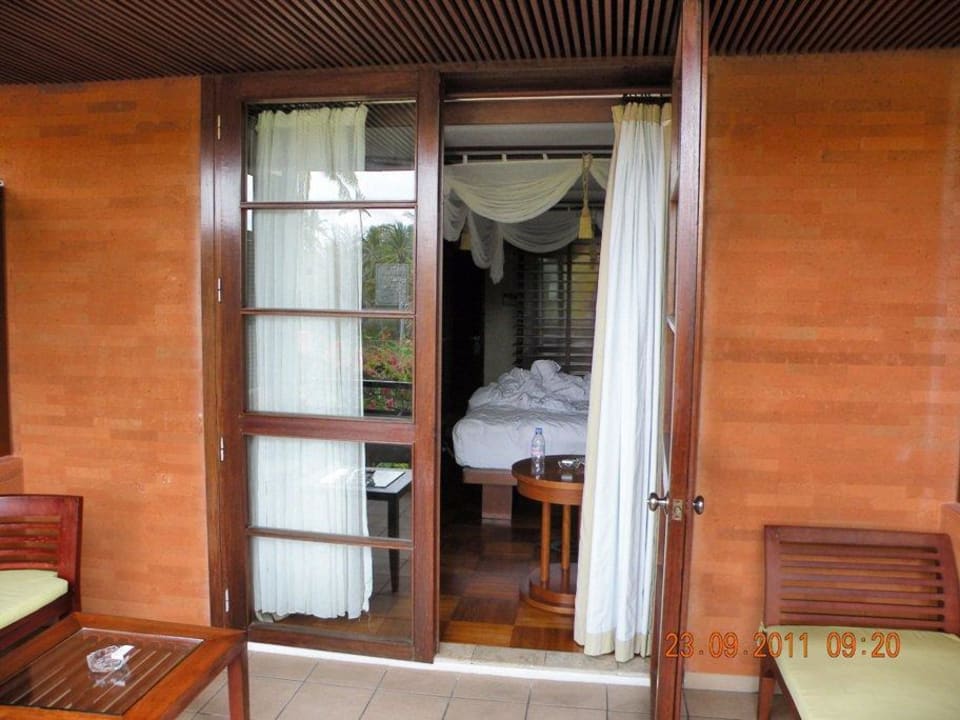 Widok na drzwi balkonowe z tarasu Paradisus by Melia Bali