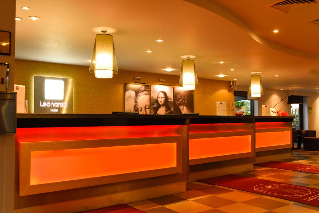 Reception Leonardo Hotel London Heathrow Airport