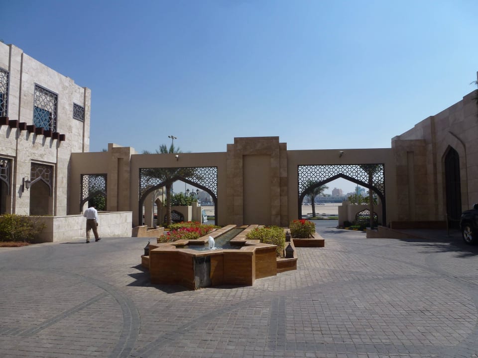 Hoteleinfahrt Ajman Saray, a Luxury Collection Resort