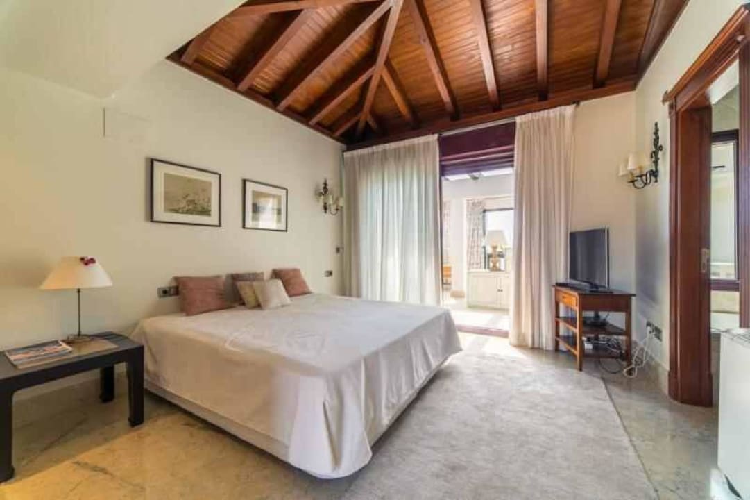 Master bedroom Frontline beach Villa