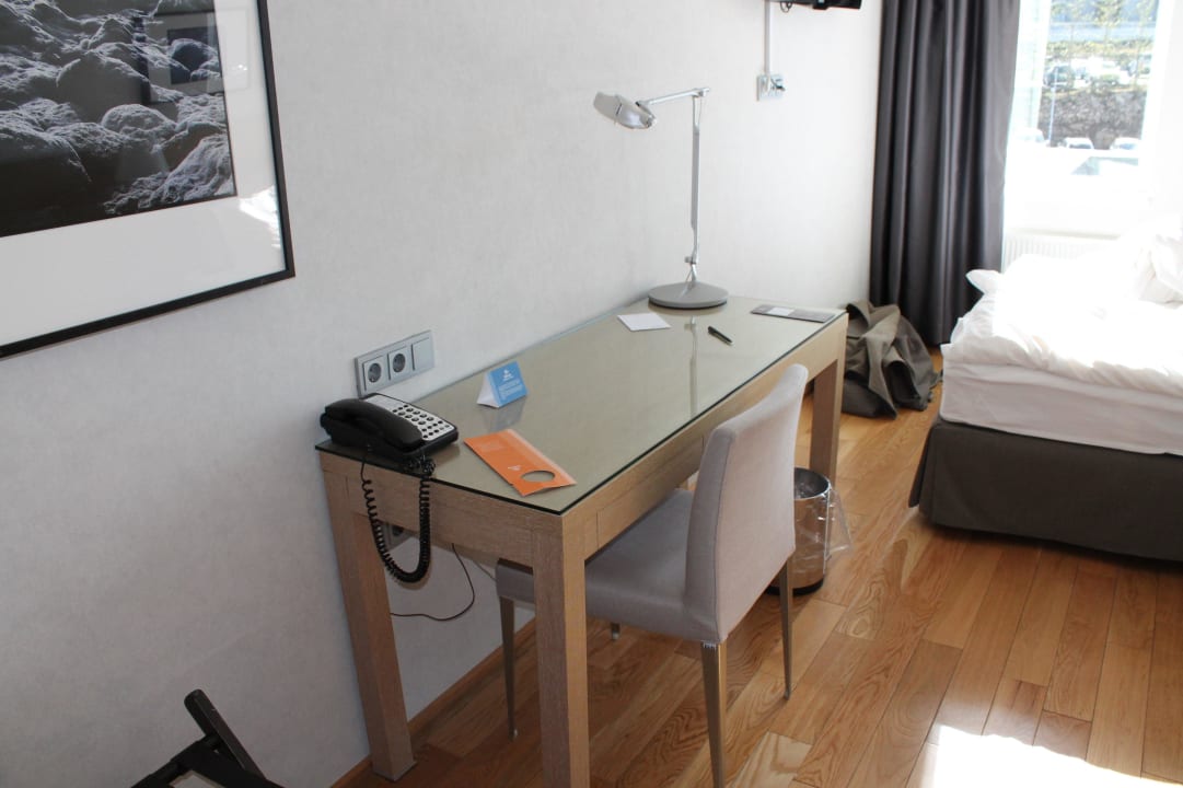 Standard-Zimmer - Schreibtisch Hilton Reykjavik Nordica