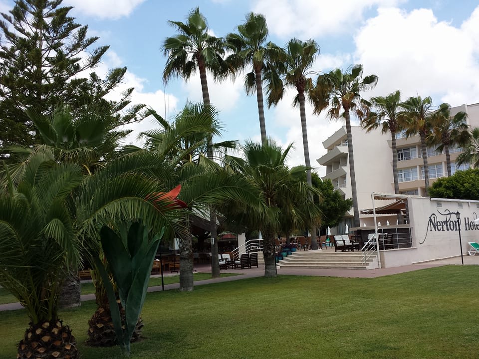 Gartenanlage Nerton Hotel - Erwachsenenhotel ab 16 Jahren