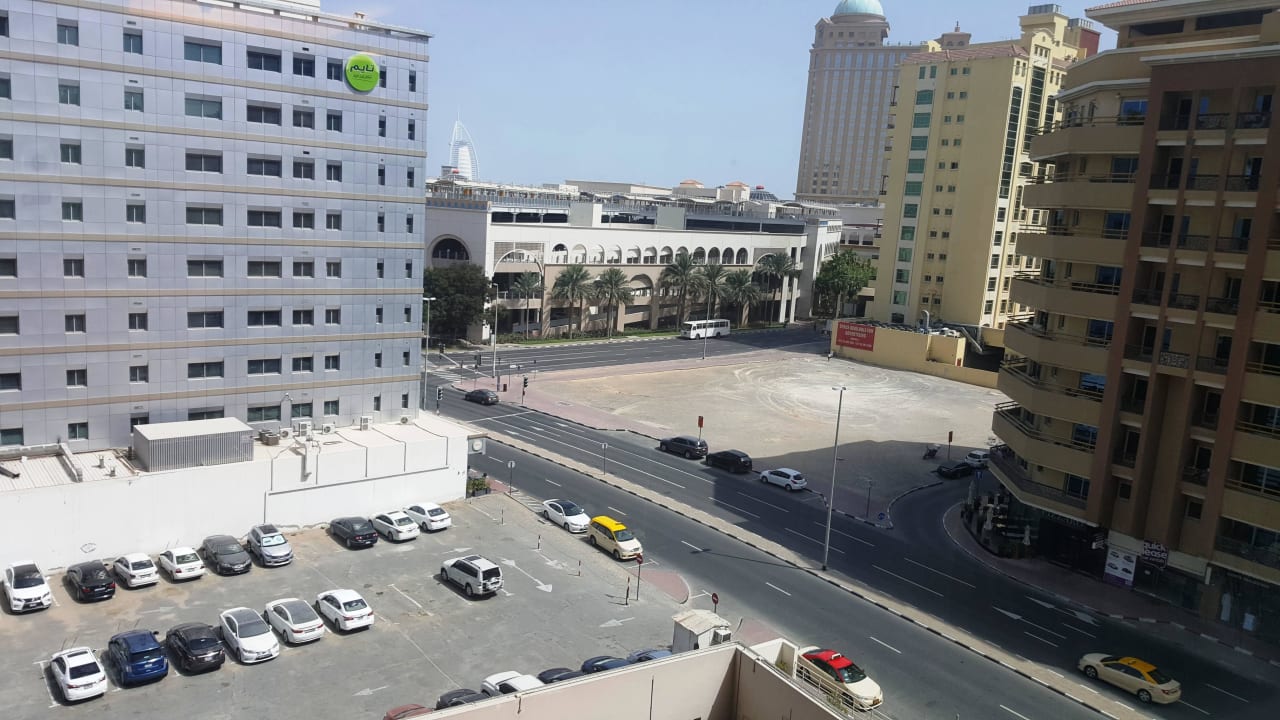 Seitlicher Ausblick vom Hotelflur Citymax Hotel Al Barsha