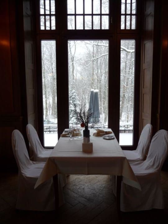 Restaurantbereich Bibliothek Schlosshotel Basthorst