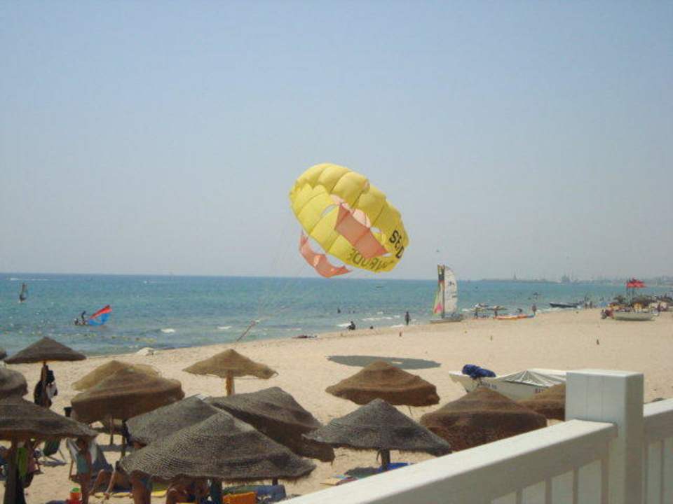 Ausblick vom Pool auf den Strand Samira Club