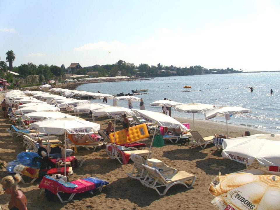 Der schöne Strand Side Altinkum Hotel