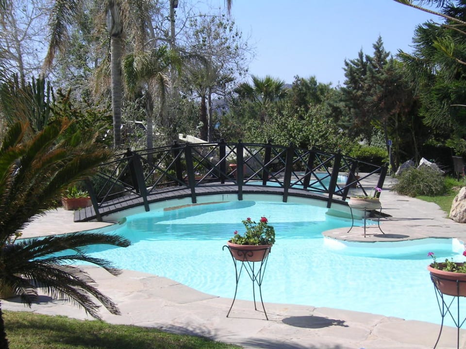 Schöne Außenanlage Hotel Calypso Beach