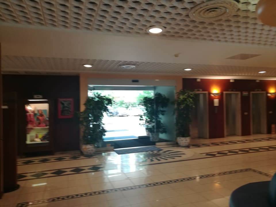 Lobby Aparthotel Holiday