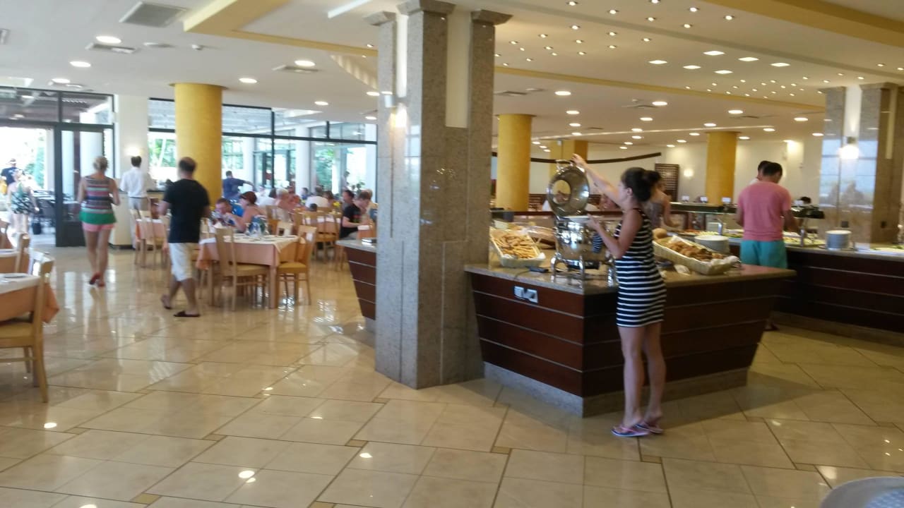 Restauracja główna Grand Hotel Holiday Resort