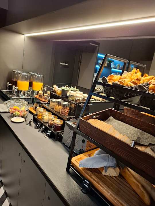 Gastro ibis Lviv Center