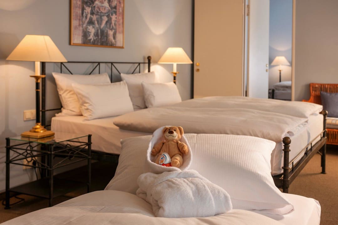 Zustellbetten und Familienzimmer Hotel Elbflorenz Dresden