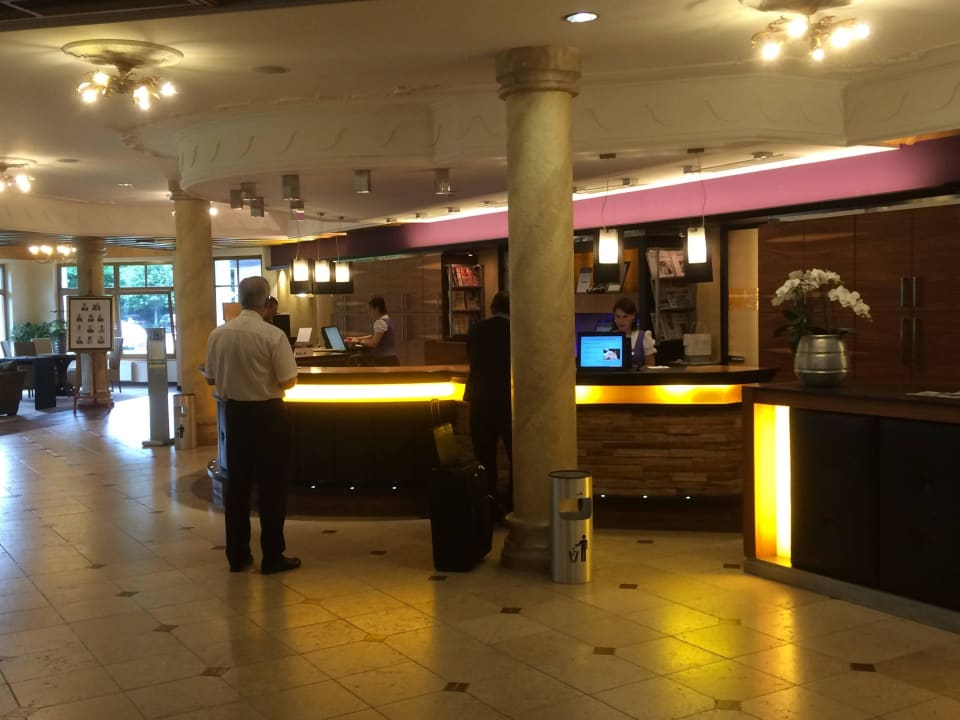 Rezeption Hotel Gut Brandlhof