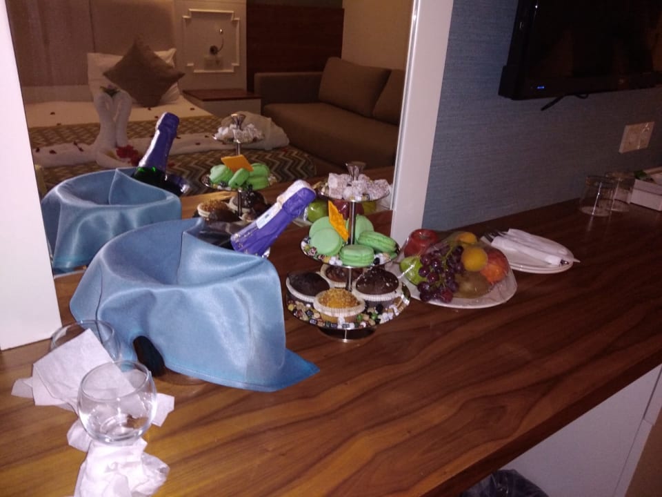 Gastro Well Palace Side