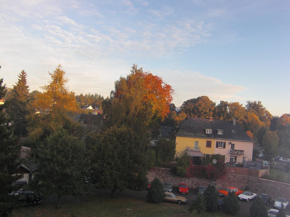 Aussicht zum Hof / Garten / Parkplatz Augustiner Hotel