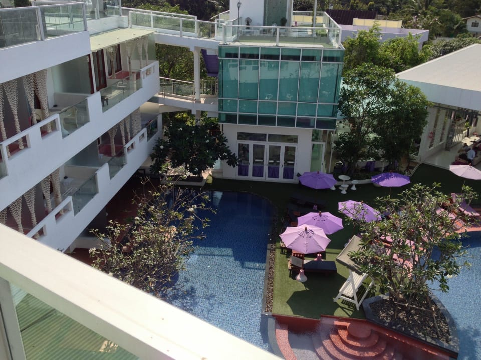 Blick vom Dach auf Lobby, Restaurant, Zimmer und Pool Hotel The Sea-Cret Hua Hin