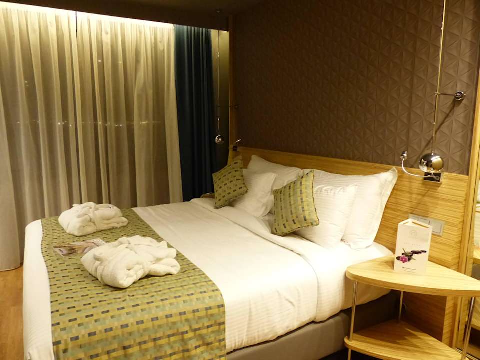 Bett - 744 Wyndham Grand Athens